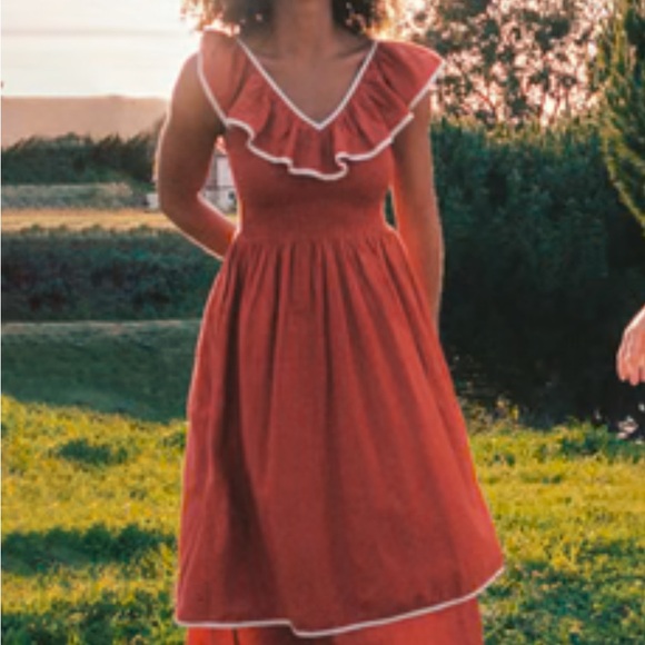 Elegant Red Ruffle Dress - Picture 2 of 6